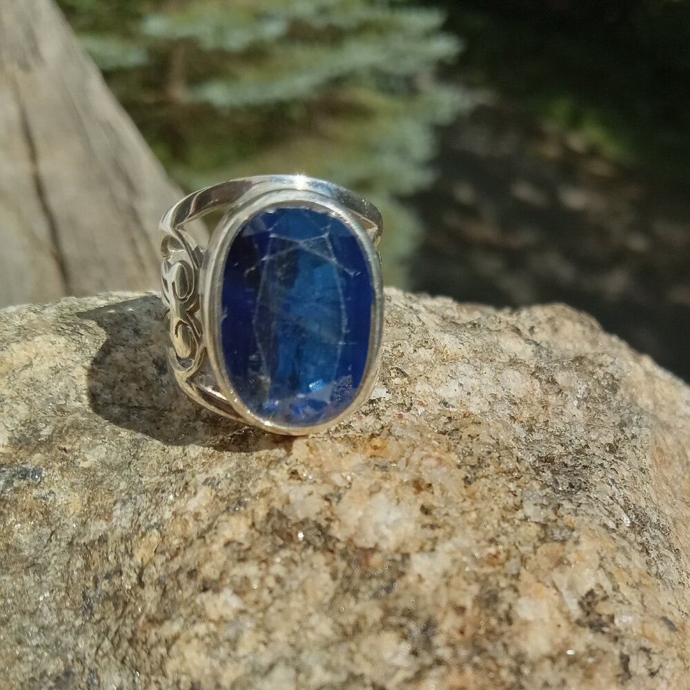 Deep Blue Kyanite Ring in 925 silver